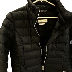 Abercrombie & Fitch Down Series Light Weight Puffer Jacket (Large)